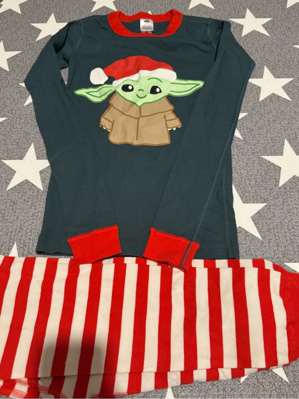 Hanna Andersson Holiday Grogu (Baby Yoda) Green & Red Pajama Set